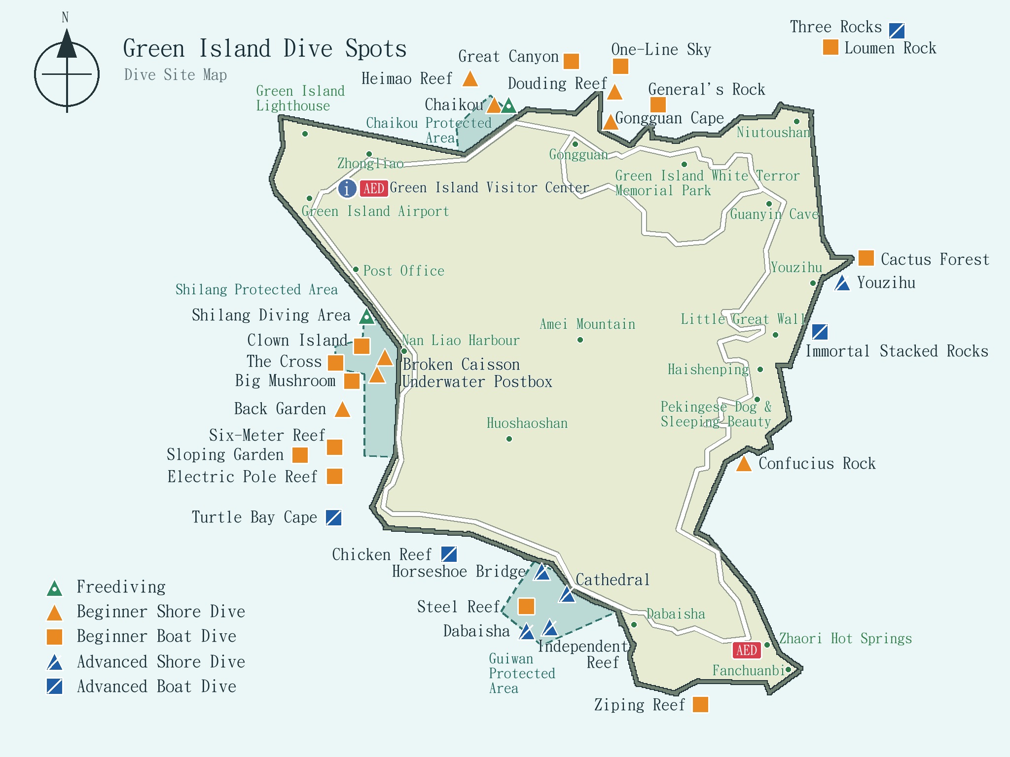 Map of Green Island dive sites, showing freediving, beginner and advanced shore dives, and beginner and advanced boat dives